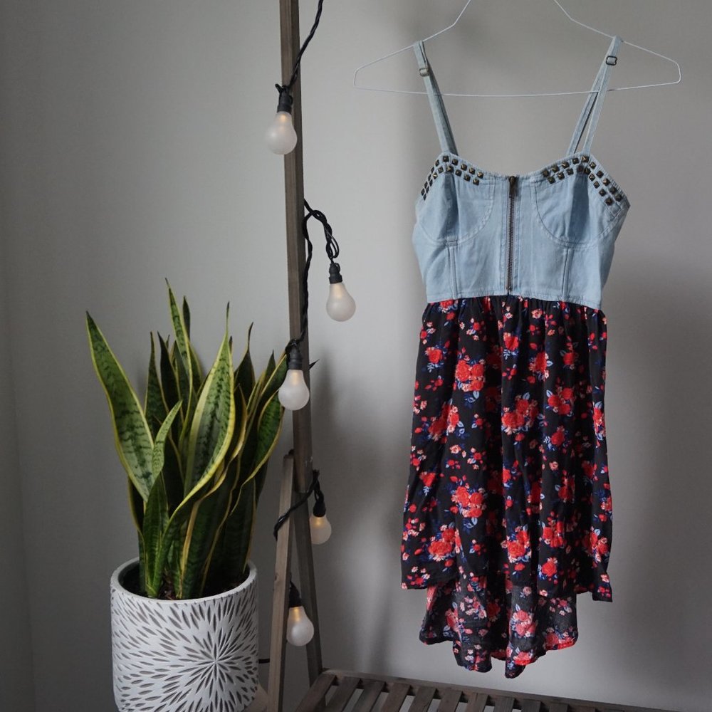 Light dress in jeans and light fabric - Picture 1 of 7